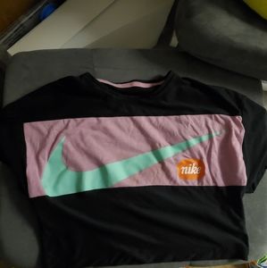 Girls retro cropped nike shirt